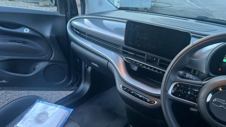 Fiat 500 87kW Icon 42kWh 3dr Auto Electric Hatchback